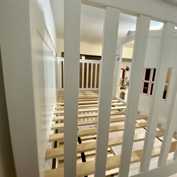 Cottage/Farmhouse bunk bed loft bed (Perfect condition) - Picture 5 of 16